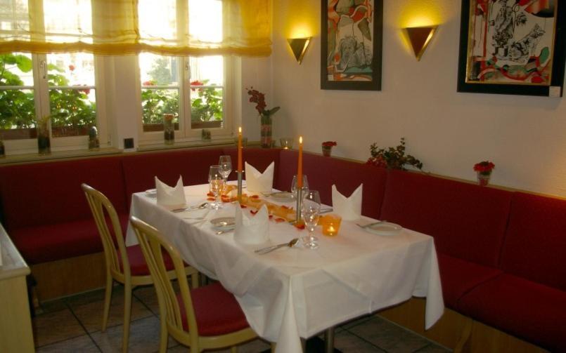 Hotel Zum Treuen Bartel à Markgröningen Extérieur photo